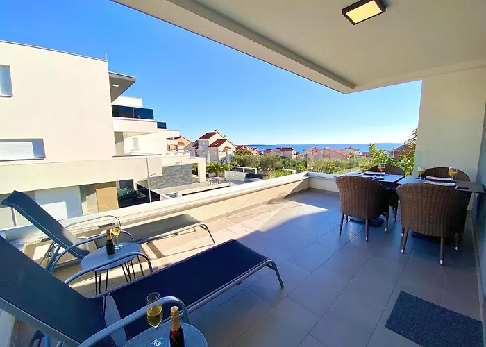 Fantasy View Villa