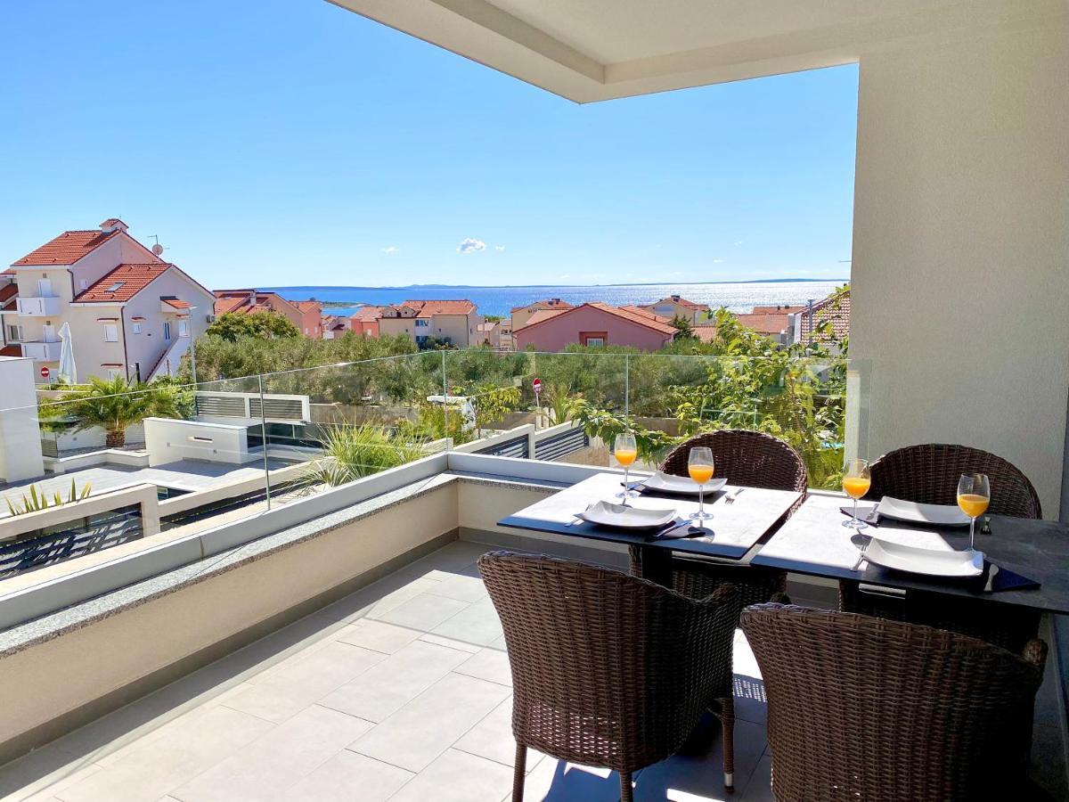Fantasy View Villa *